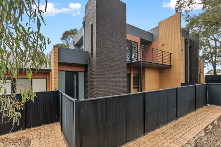 2/87 Adam Street, Quarry Hill VIC 3550