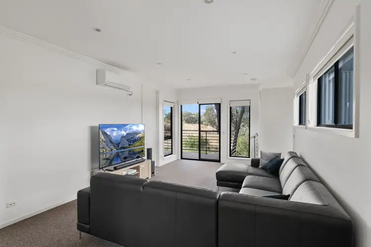 Third view of Homely house listing, 2/87 Adam Street, Quarry Hill VIC 3550