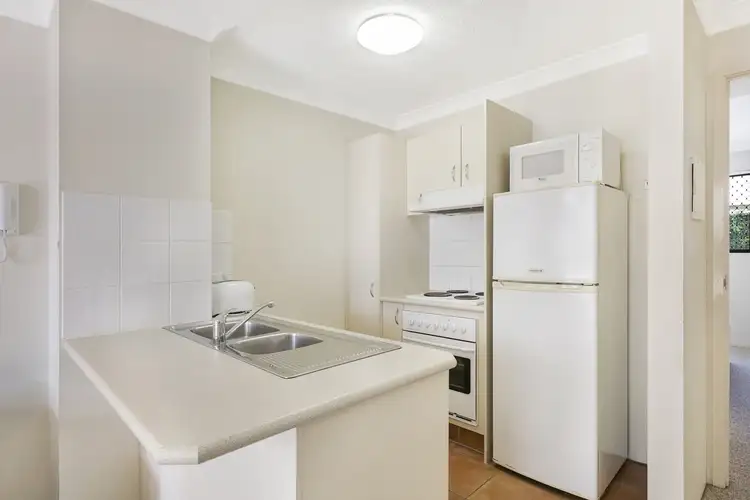 Fourth view of Homely unit listing, 2/33-37 Lenneberg Street, Southport QLD 4215