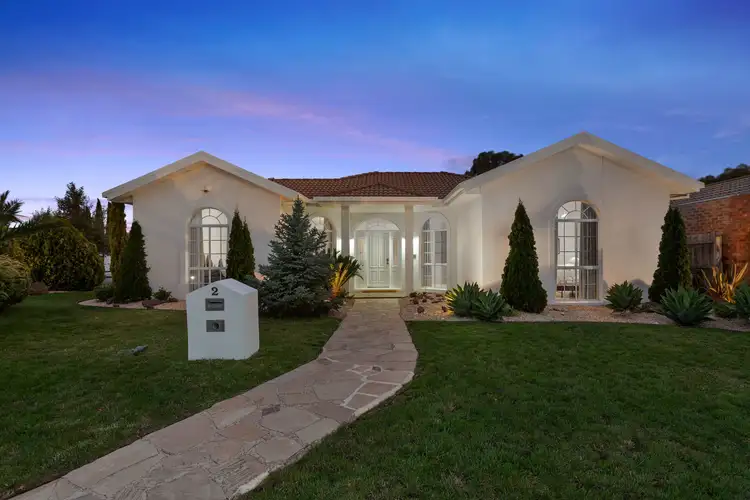 2 Bass Court, Taylors Lakes VIC 3038