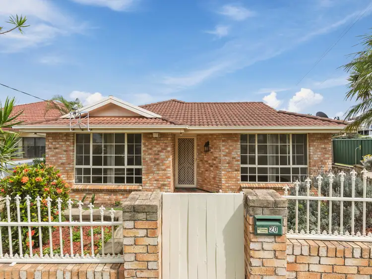 Main view of Homely house listing, 1/20 Lake Heights Road, Lake Heights NSW 2502