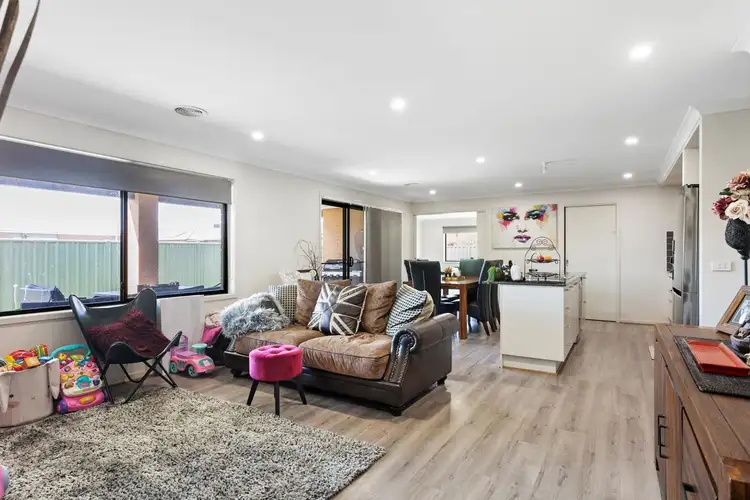 Second view of Homely house listing, 8 Gladeville Drive, Eaglehawk VIC 3556