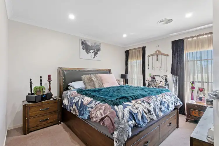Fifth view of Homely house listing, 8 Gladeville Drive, Eaglehawk VIC 3556