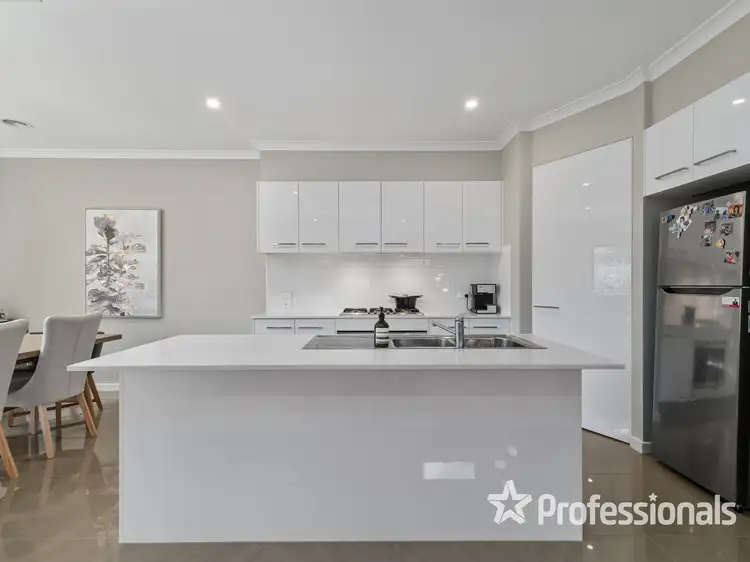 Fifth view of Homely townhouse listing, 2/1 Carlyle Street, Croydon VIC 3136