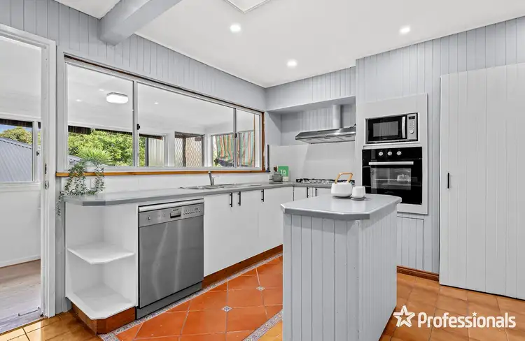 Second view of Homely house listing, 31 Ballantyne Crescent, Kilsyth VIC 3137