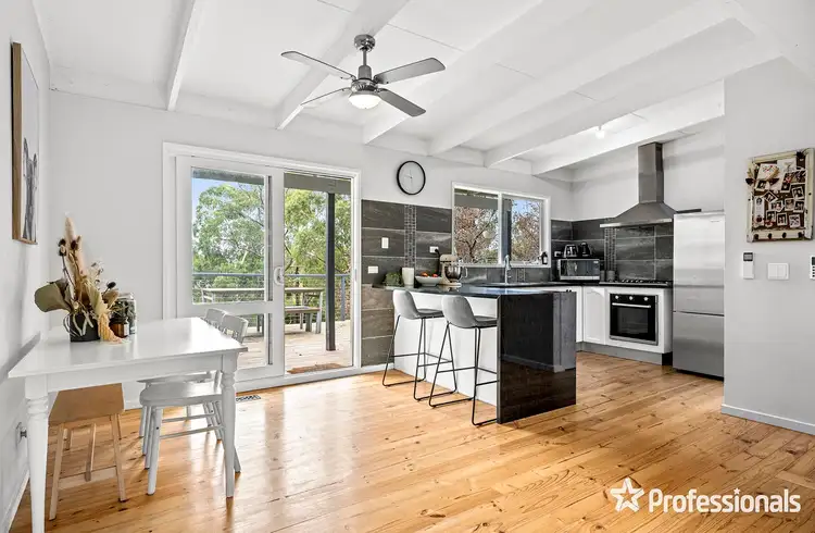 3 Ray Street, Seville East VIC 3139