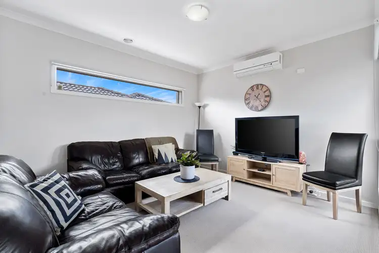 Fifth view of Homely house listing, 8 Roebuck Way, Craigieburn VIC 3064