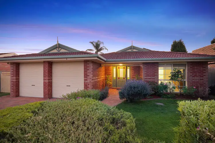 15 Kipping Rise, South Morang VIC 3752