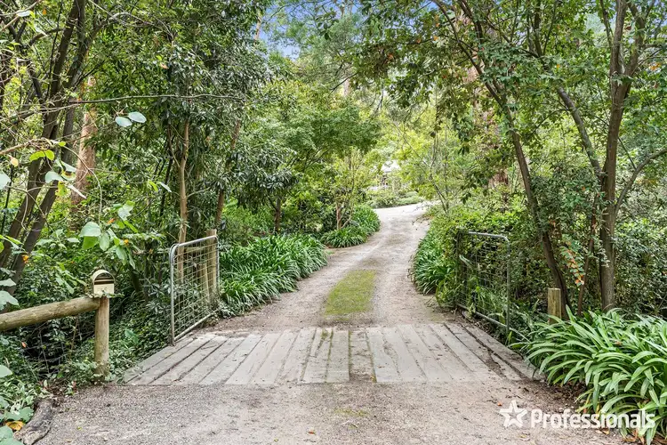 Third view of Homely house listing, 25 Bickleigh Vale Road, Mooroolbark VIC 3138