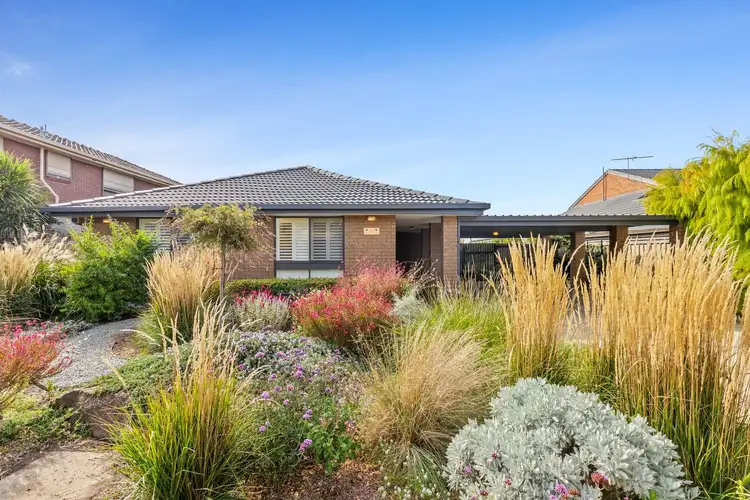 10 Grimes Avenue, Taylors Lakes VIC 3038