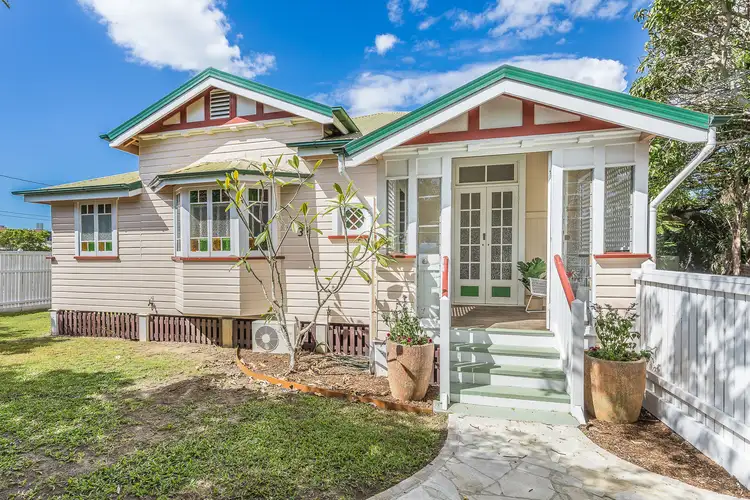 33 Paul Street, Sandgate QLD 4017