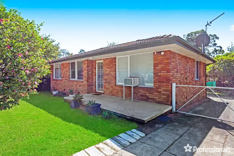 4 Sinclair Street, Gosford NSW 2250