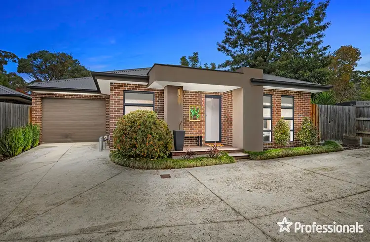 Main view of Homely unit listing, 2 Dees Place, Mooroolbark VIC 3138