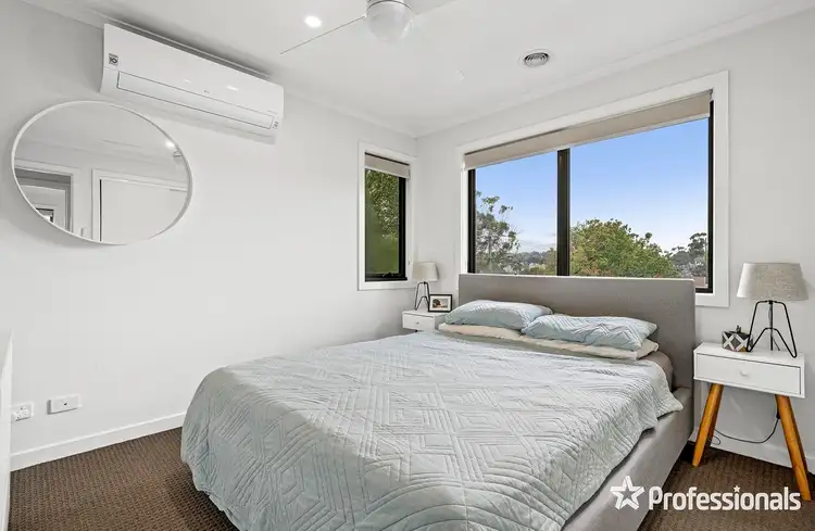 Fifth view of Homely unit listing, 1 Prestige Close, Mooroolbark VIC 3138