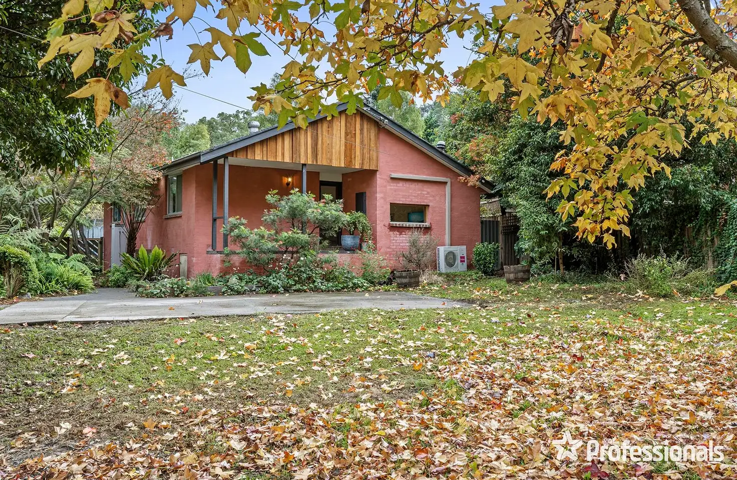 Main view of Homely house listing, 100 York Road, Mount Evelyn VIC 3796