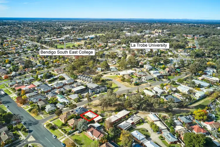 1/2 Towers Street, Flora Hill VIC 3550
