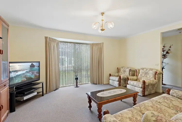 Second view of Homely house listing, 10 Cresthaven Place, East Bendigo VIC 3550