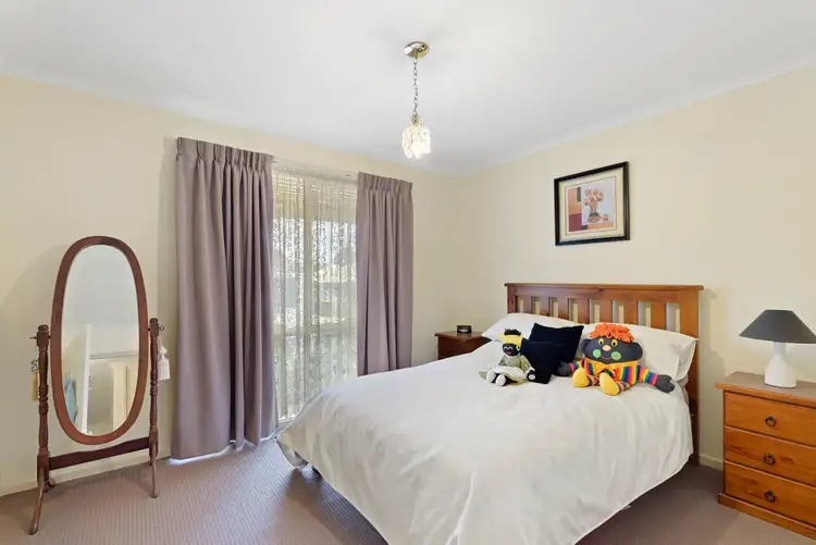 Sixth view of Homely house listing, 10 Cresthaven Place, East Bendigo VIC 3550