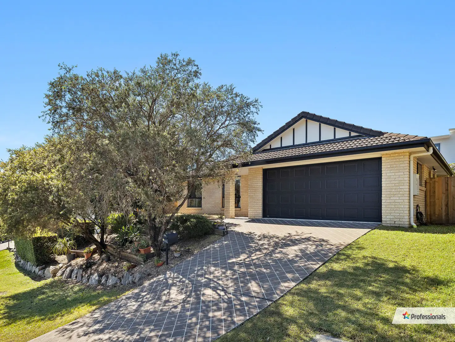 Main view of Homely house listing, 5 Leanne Close, Mcdowall QLD 4053
