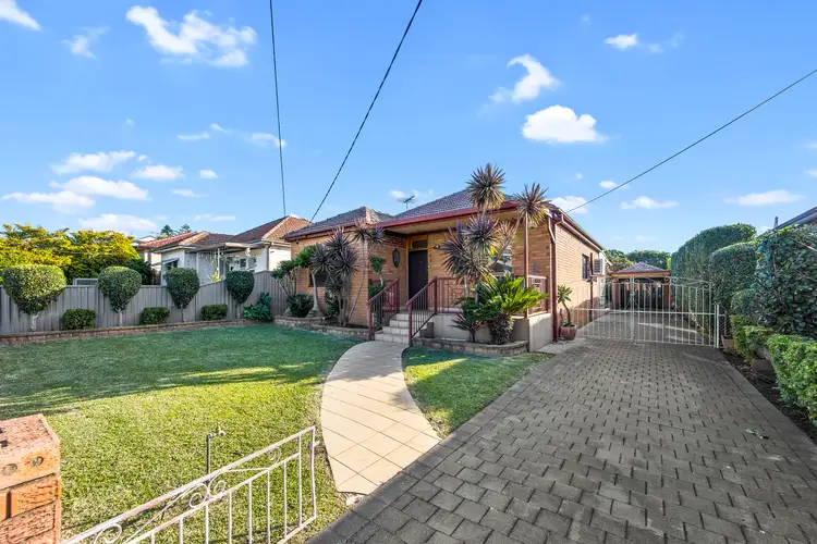 38 Highview Avenue, Greenacre NSW 2190