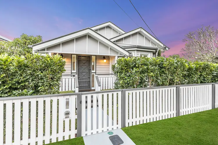 69 Yundah Street, Shorncliffe QLD 4017