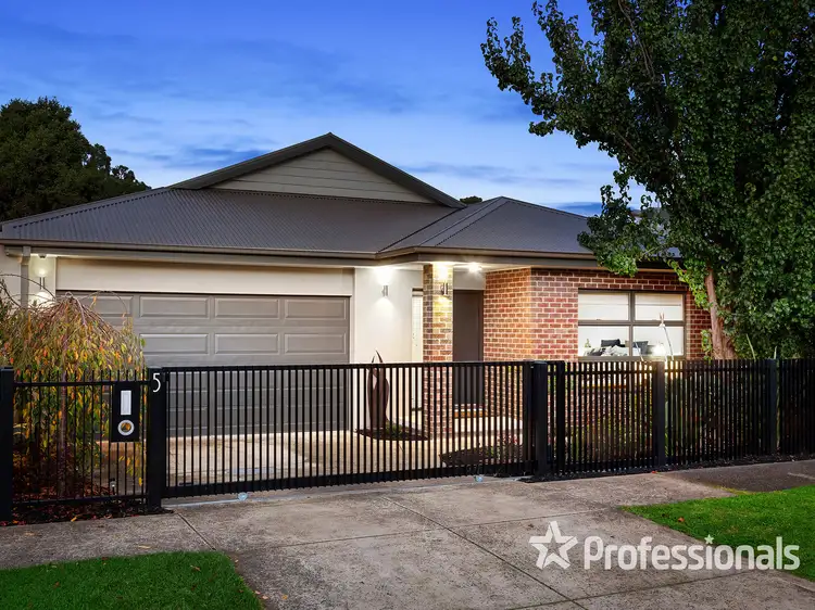 5 Palm Grove, Kilsyth VIC 3137
