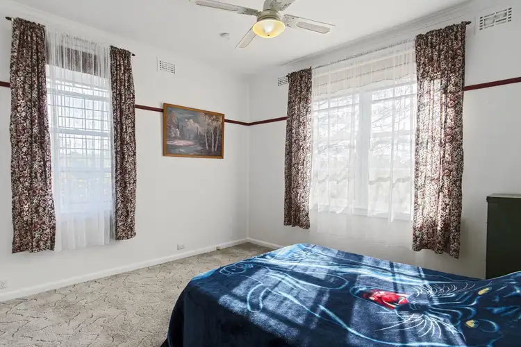 Fifth view of Homely house listing, 3 Eron Street, Kangaroo Flat VIC 3555