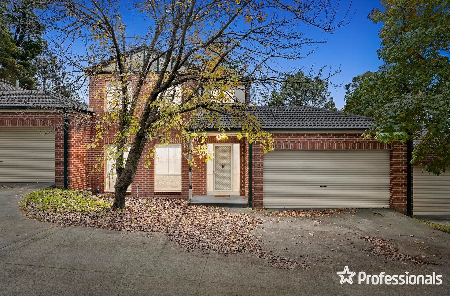 Main view of Homely townhouse listing, 2/32 Bayswater Road, Croydon VIC 3136