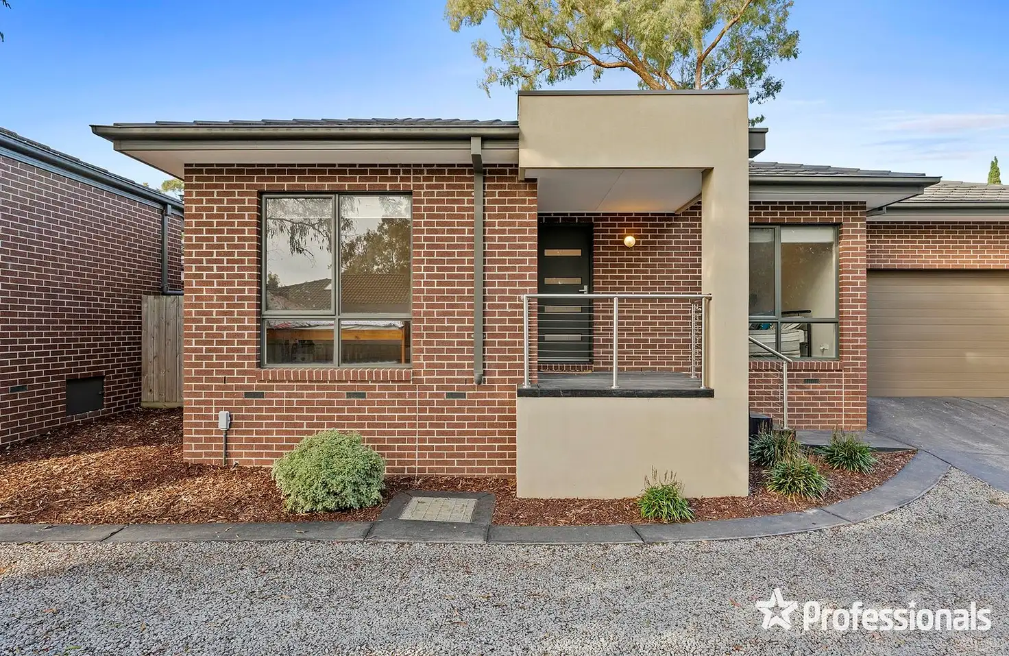 Main view of Homely townhouse listing, 2/10 Cameron Road, Croydon VIC 3136