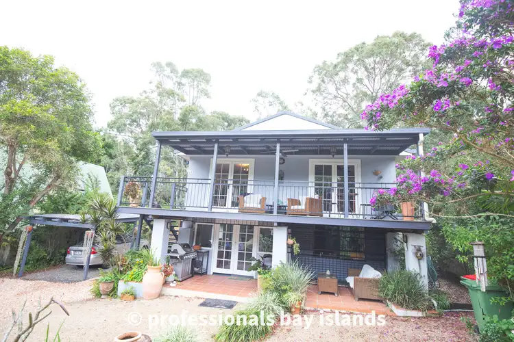 17 Paula Parade, Lamb Island QLD 4184