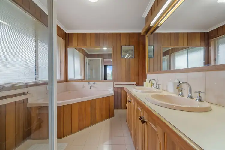 Fifth view of Homely house listing, 8 Franklin Court, Alfredton VIC 3350