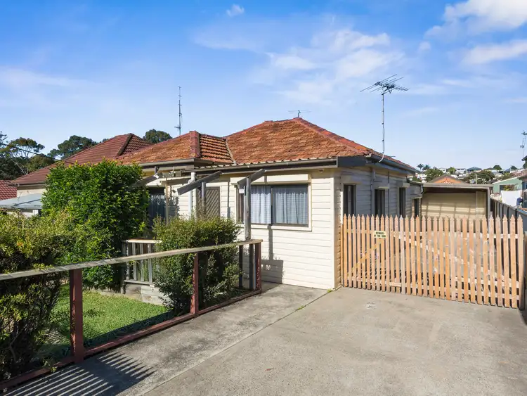 9 Newcastle Street, Cringila NSW 2502