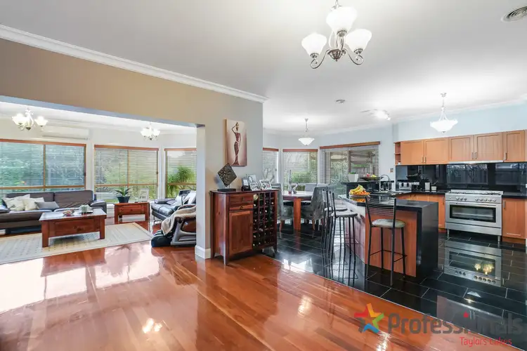 Sixth view of Homely house listing, 4 Argyle Way, Taylors Hill VIC 3037