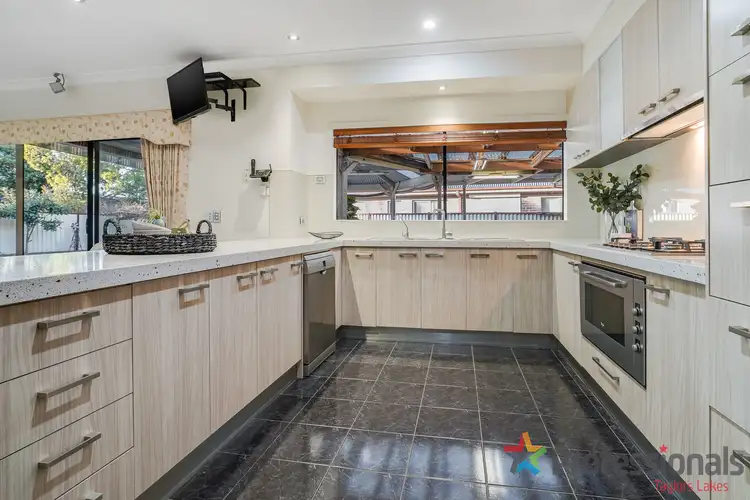 Sixth view of Homely house listing, 27 Shearer Close, Sydenham VIC 3037