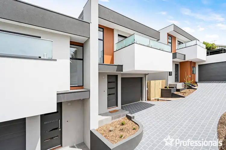 Second view of Homely townhouse listing, 3/17 Felix Grove, Mooroolbark VIC 3138