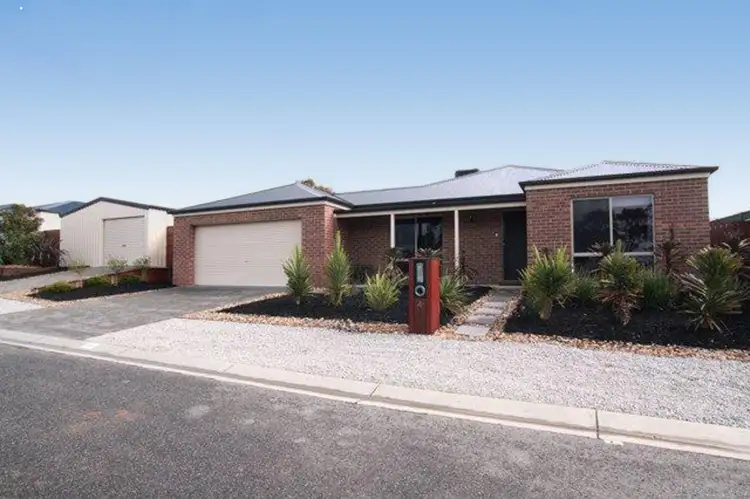 4 Park Terrace, Kangaroo Flat VIC 3555