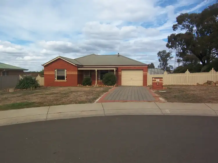 3 Lois Court, Golden Square VIC 3555