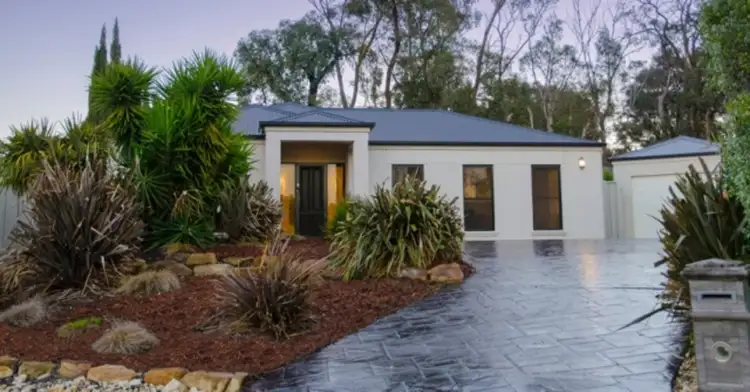 6 Grange Terrace, Golden Square VIC 3555