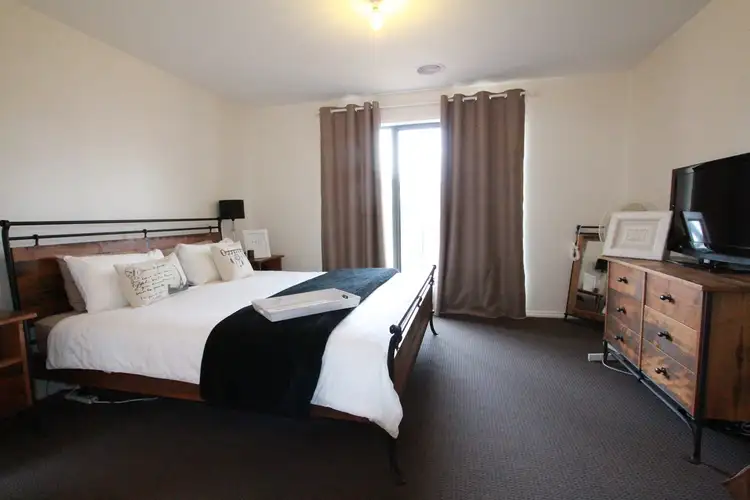 Fifth view of Homely house listing, 2 Kadina Court, Strathfieldsaye VIC 3551