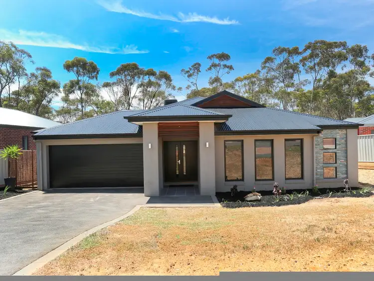 106 Amara Way, Kangaroo Flat VIC 3555