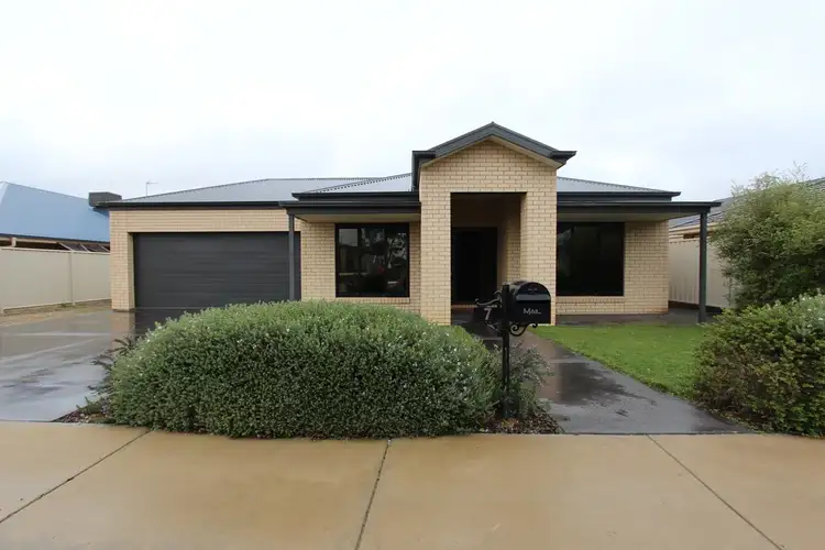 7 Mulga Avenue, Epsom VIC 3551