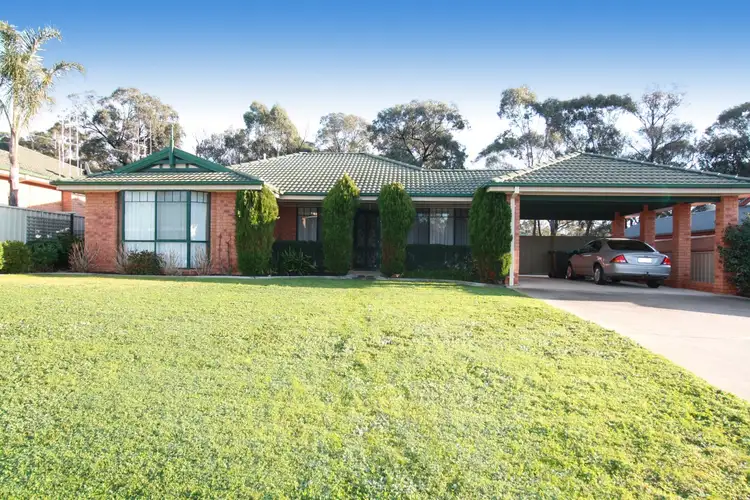 19 Gallway Drive, Eaglehawk VIC 3556