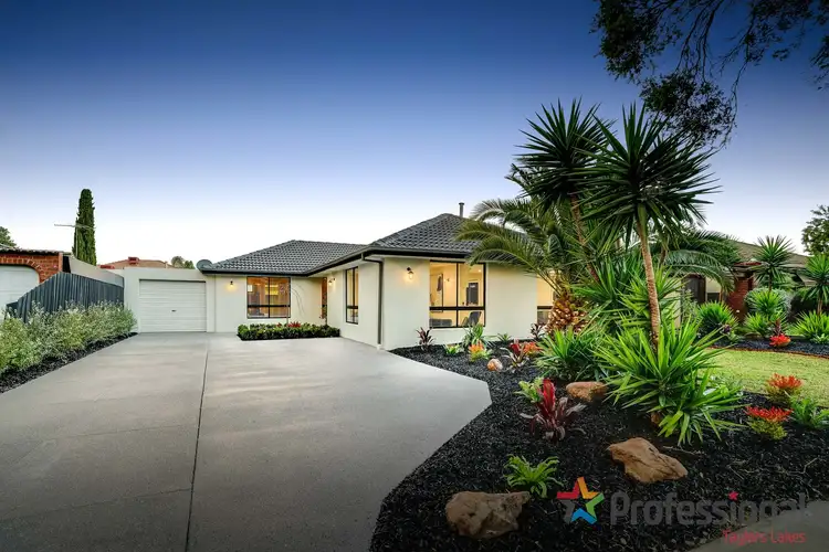 7 Grimes Avenue, Taylors Lakes VIC 3038