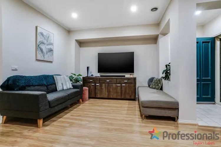 Fourth view of Homely house listing, 71 Jade Way, Hillside VIC 3037