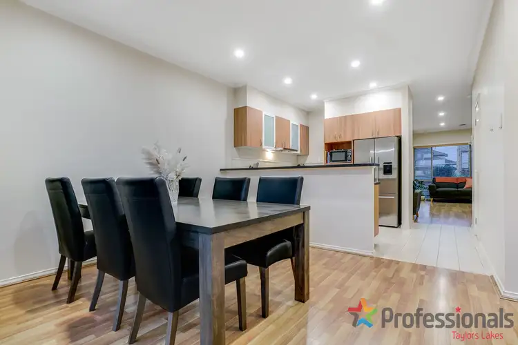 Fifth view of Homely house listing, 71 Jade Way, Hillside VIC 3037