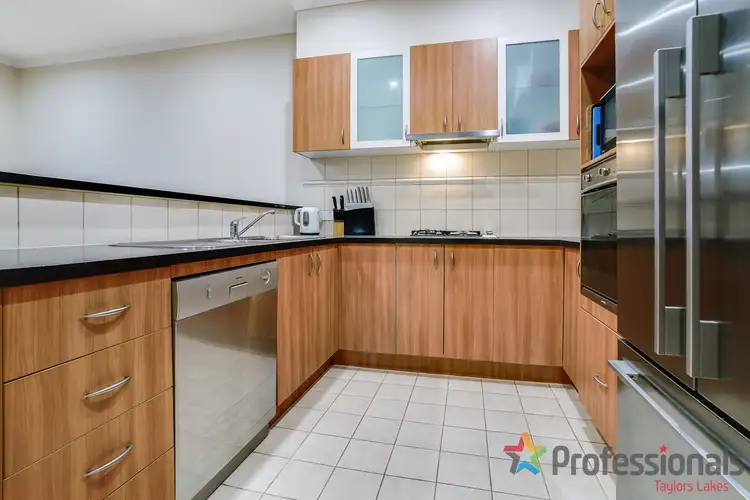Sixth view of Homely house listing, 71 Jade Way, Hillside VIC 3037