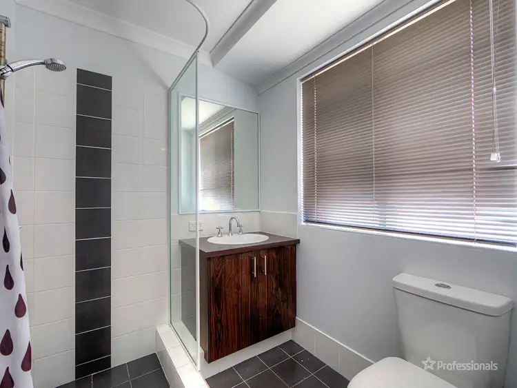Seventh view of Homely house listing, 9 Nutmeg Place, Wattle Grove WA 6107
