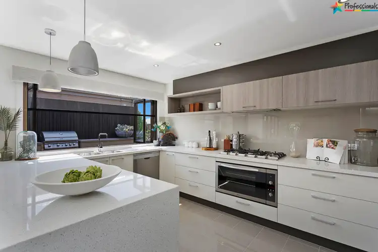 Second view of Homely house listing, 3 Riverside Boulevard, Killara VIC 3691