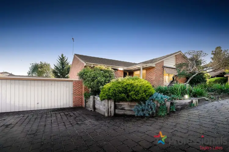 Main view of Homely unit listing, 7 Shoppers Lane, Taylors Lakes VIC 3038