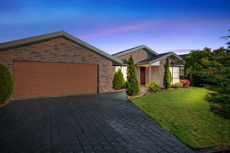 16 Admirals Crescent, Taylors Lakes VIC 3038